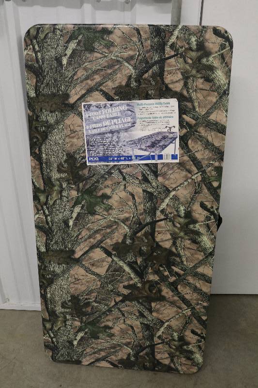 lot 16 image: Camo Table