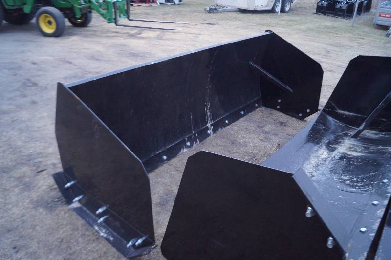 lot 101 image: Unused 8 ft Universal Mount Snow Push