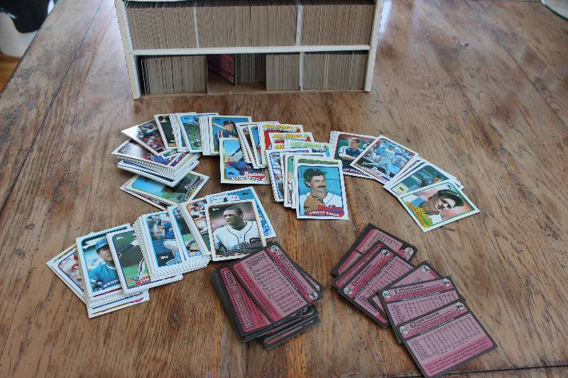 Box of 1988-1989 Topps Baseball Car...
