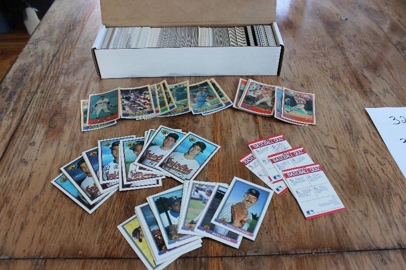 Box of Misc Baseball Cards...