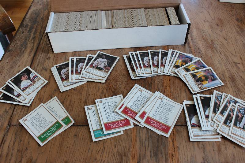 Box of 1990-1991 Skybox Basketball ...