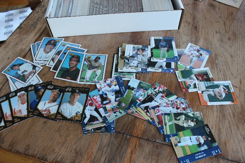 Box of Misc Baseball Cards...
