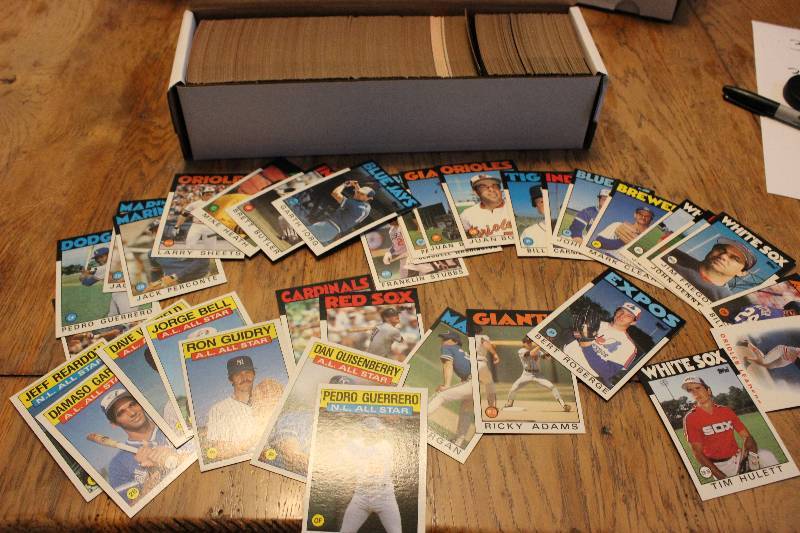 Box of 1986 Topps Baseball Cards...