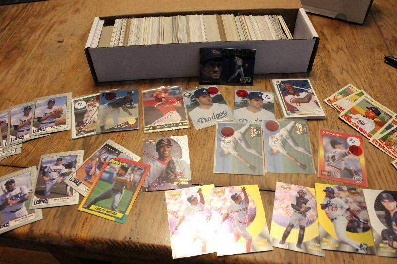Box of Misc Baseball Cards...