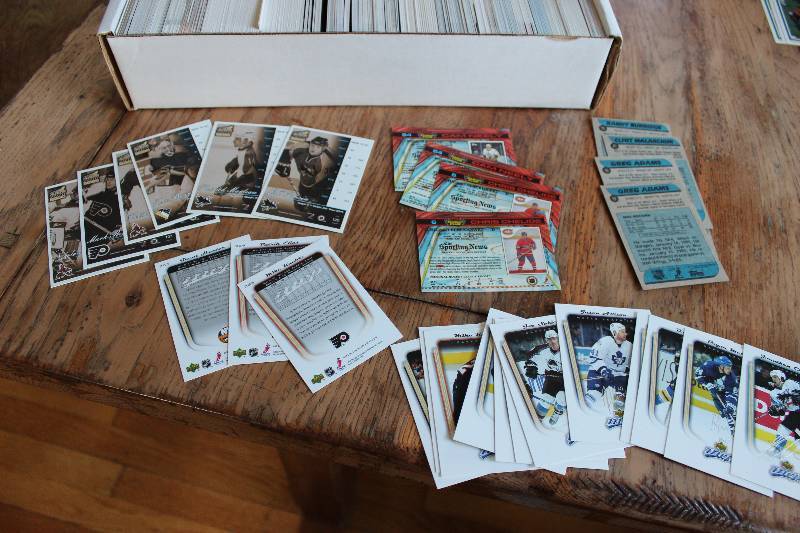 Box of Misc Hockey Cards...