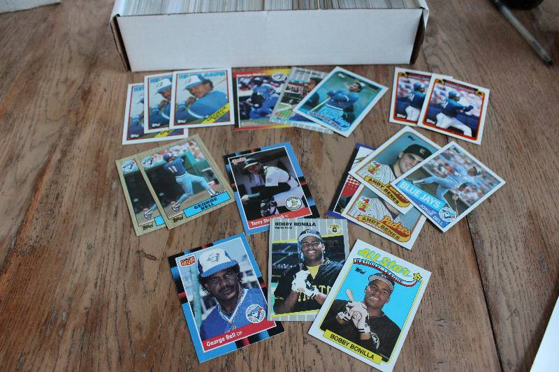Box of Misc Baseball Cards...