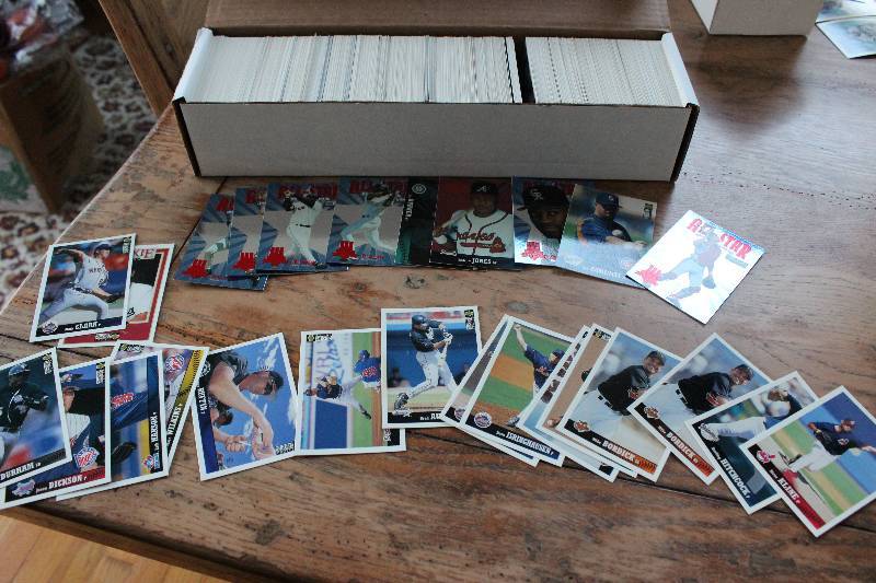Box of 1997 Collectors Choice Base...