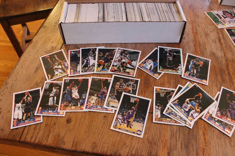 Box of Misc Baseball Cards...