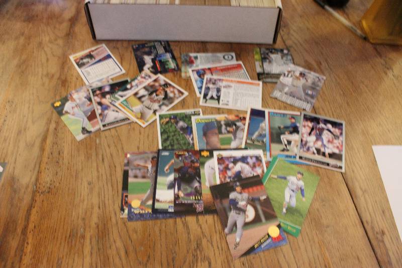 Box of Misc Baseball Cards...