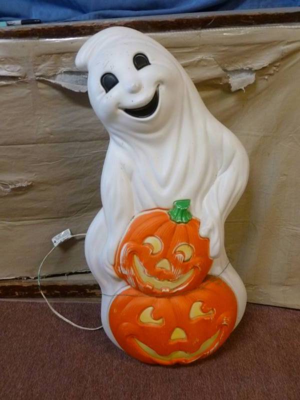 lot 32 image: Blow Mold