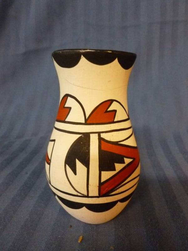 lot 34 image: Native American Item