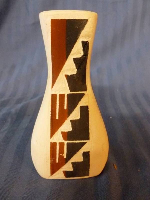 lot 36 image: Native American Item