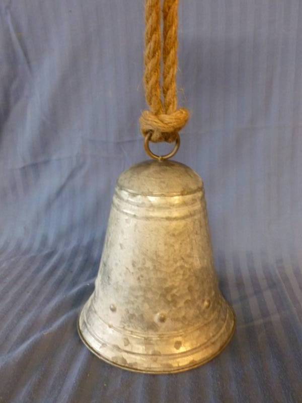 lot 49 image: Decorative