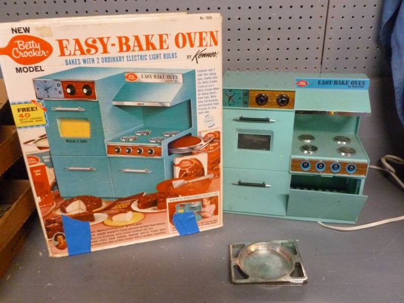 lot 62 image: Vintage Toy