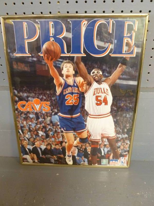 lot 75 image: Sports Collectible