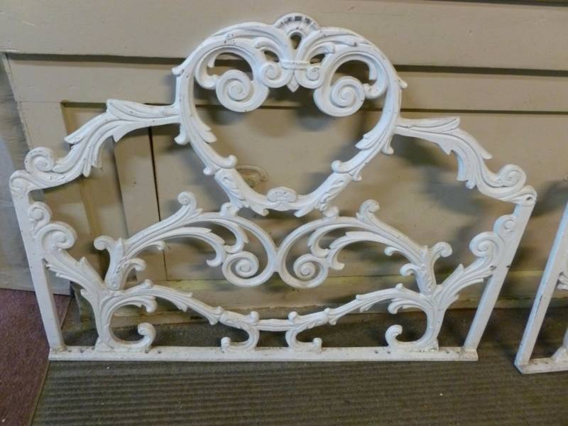 lot 79 image: Cast Iron Trellis