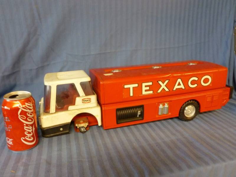 lot 81 image: Vintage Toy