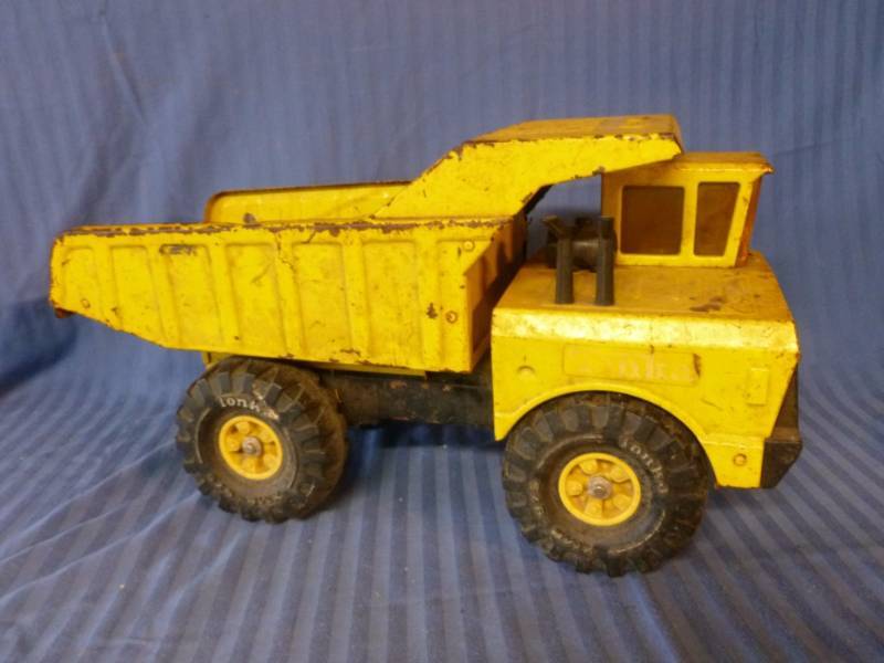 lot 85 image: Vintage Tonka