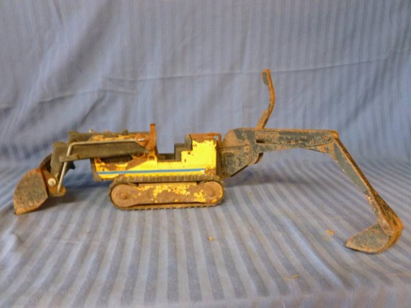 lot 90 image: Tonka