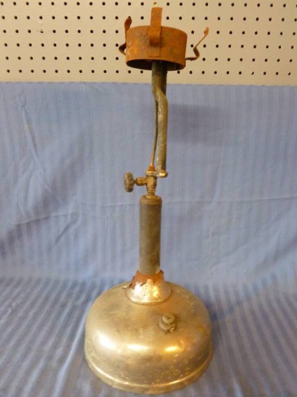 lot 127 image: Antique Lantern