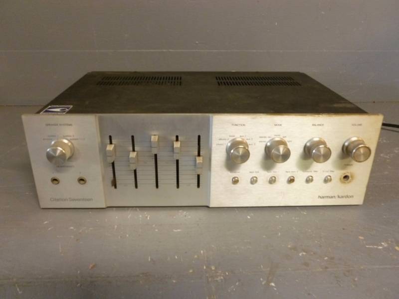 lot 141 image: Electronics
