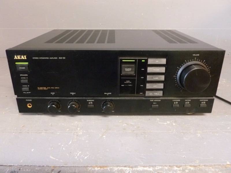 lot 143 image: Electronics