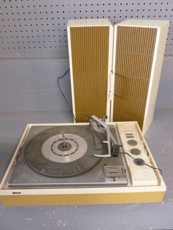 lot 149 image: Vintage Turntable