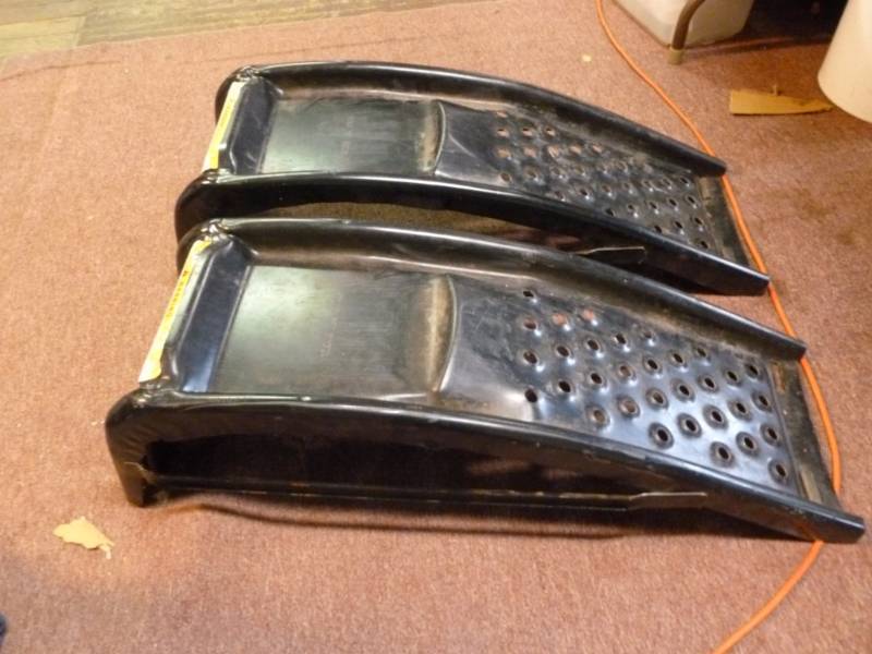 lot 162 image: Car Ramps