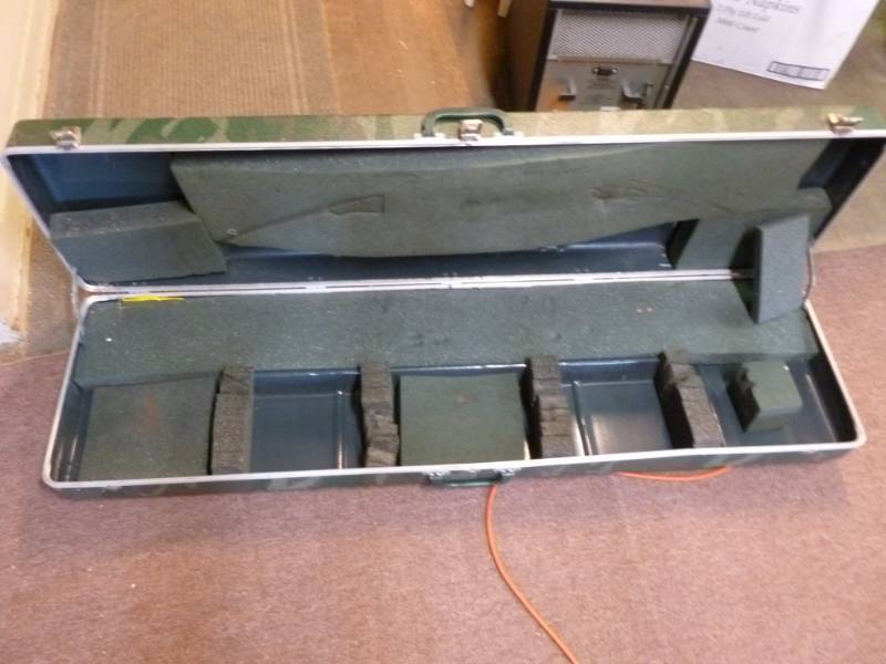 lot 171 image: Bow Case