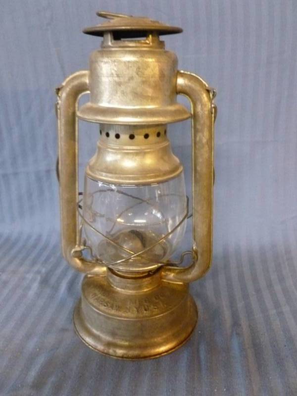 lot 176 image: Vintage Barn Lantern