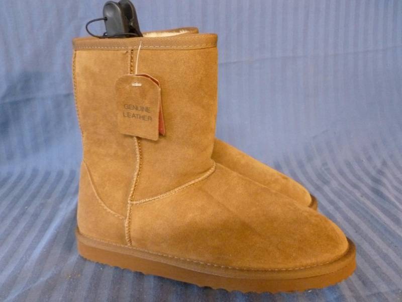 lot 183 image: New Boots