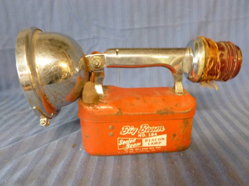 lot 208 image: Vintage Light