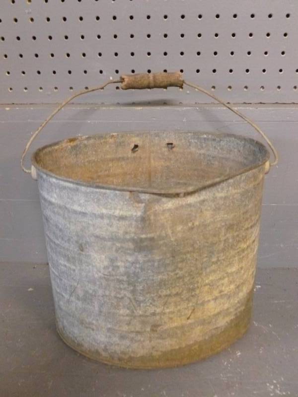lot 223 image: Vintage Pail