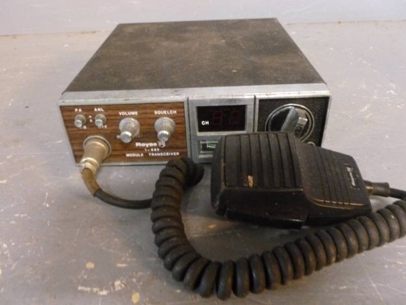 lot 228 image: Vintage CB Radio