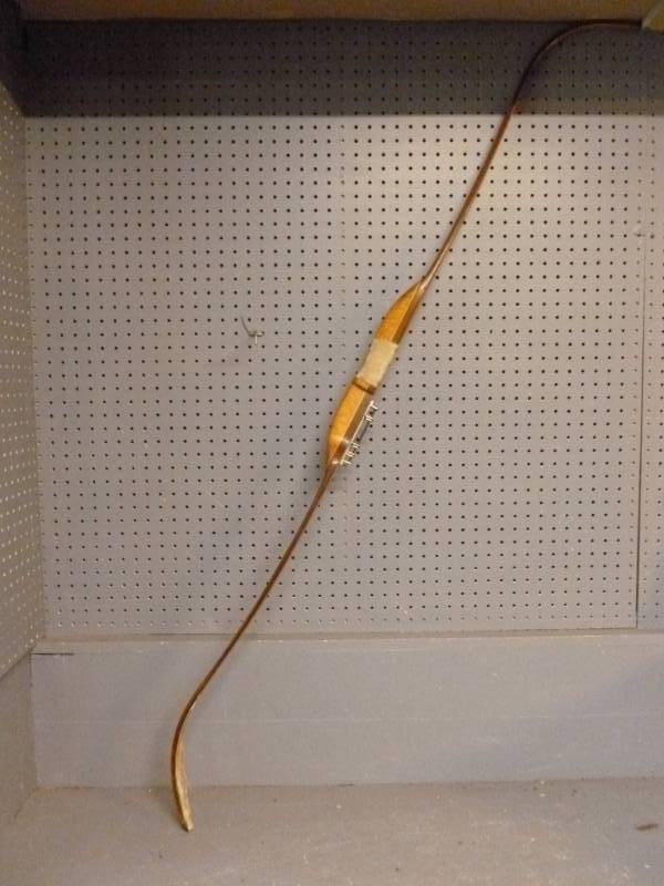 lot 240 image: Vintage Bow