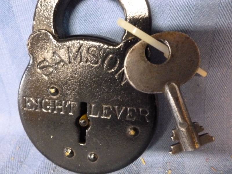 lot 248 image: Lock