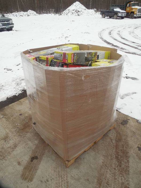 PALLET LOT OF WEED WHIPS BACK PACK BLOWERS