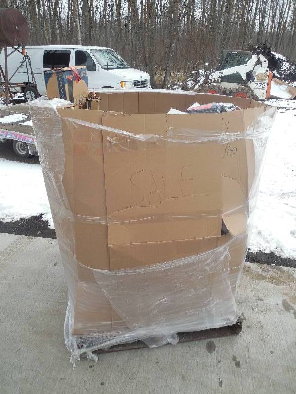 PALLET LOT OF SMALL MERCHANDISE