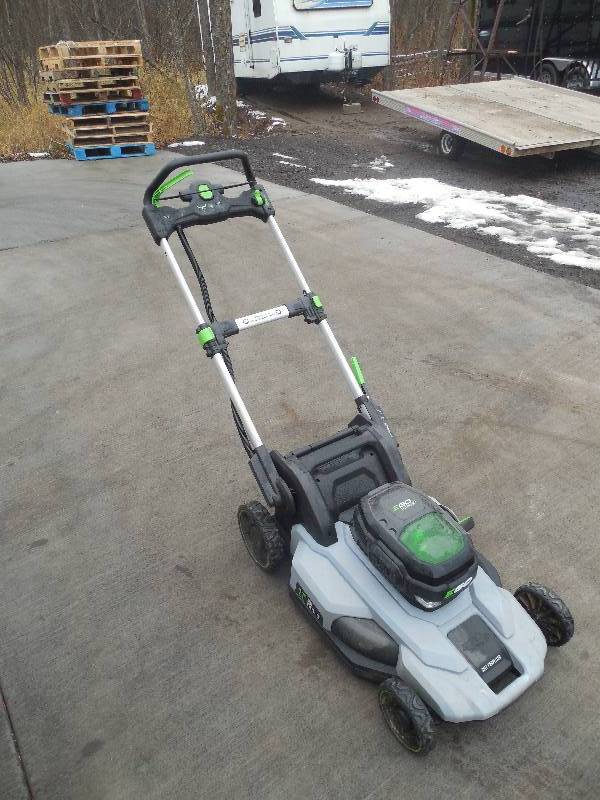 21 SELF PROPELLED LAWN MOWER