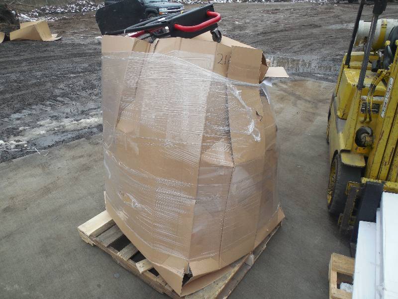 PALLET LOT OF SMALL MERCHANDISE