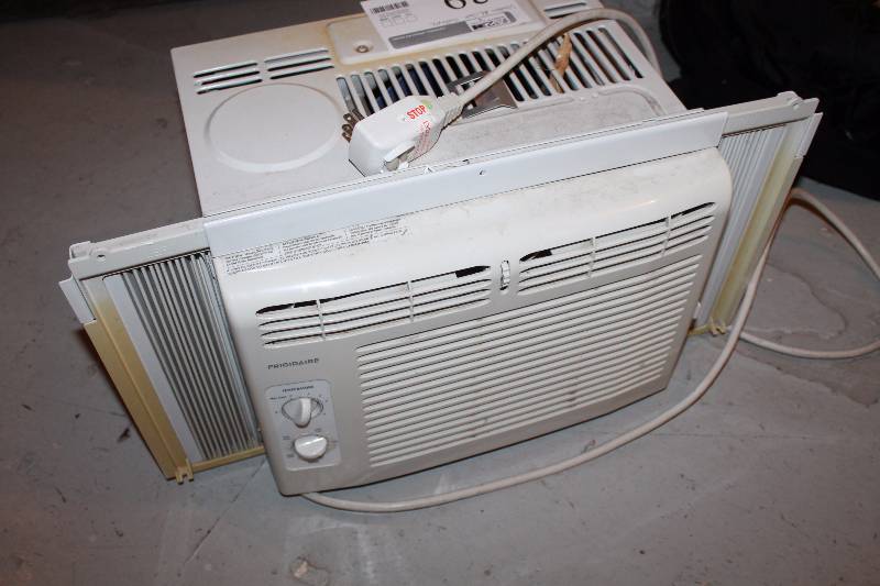 lot 39 image: Window AC Unit 13x 16x 12