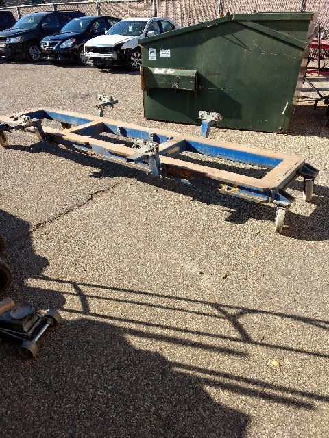 lot 3 image: Car-O-Liner Frame Rack