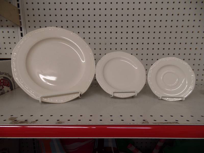 Ceramic plate set