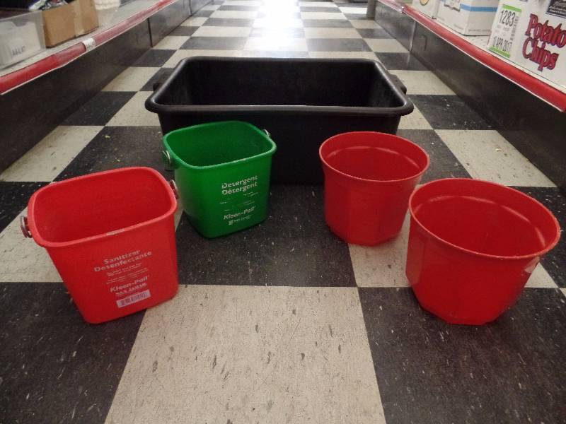 Bus Tub and Tag Buckets