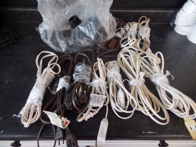 lot 5 image: Extension cords