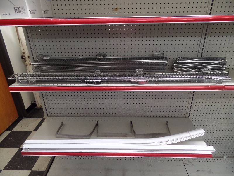 lot 25 image: Wire shelf fronts & dividers