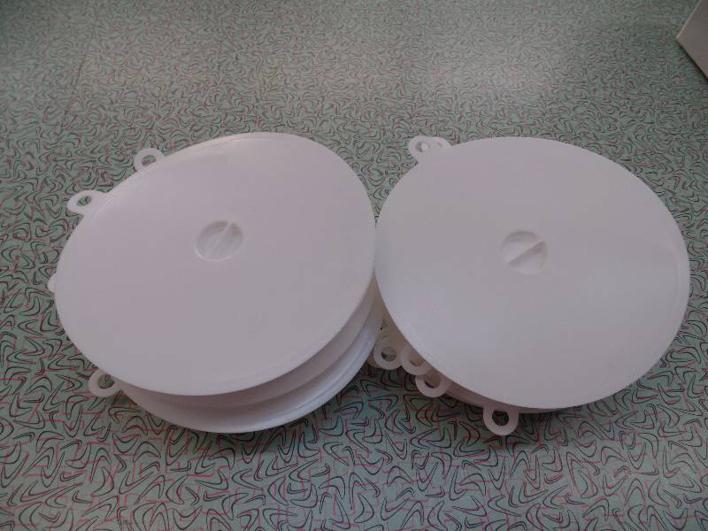 lot 76 image: Ice Cream Lids