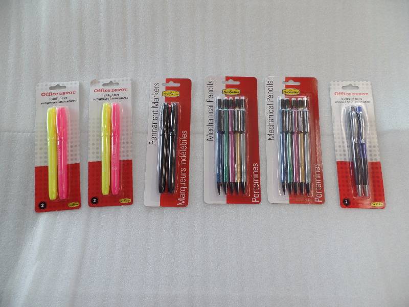 lot 82 image: Office supplies