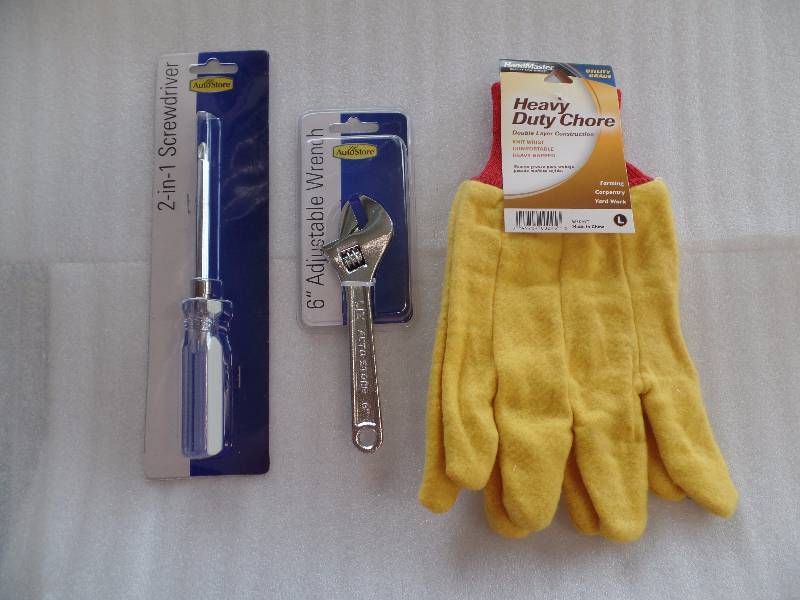 lot 93 image: Hardware gloves & tools