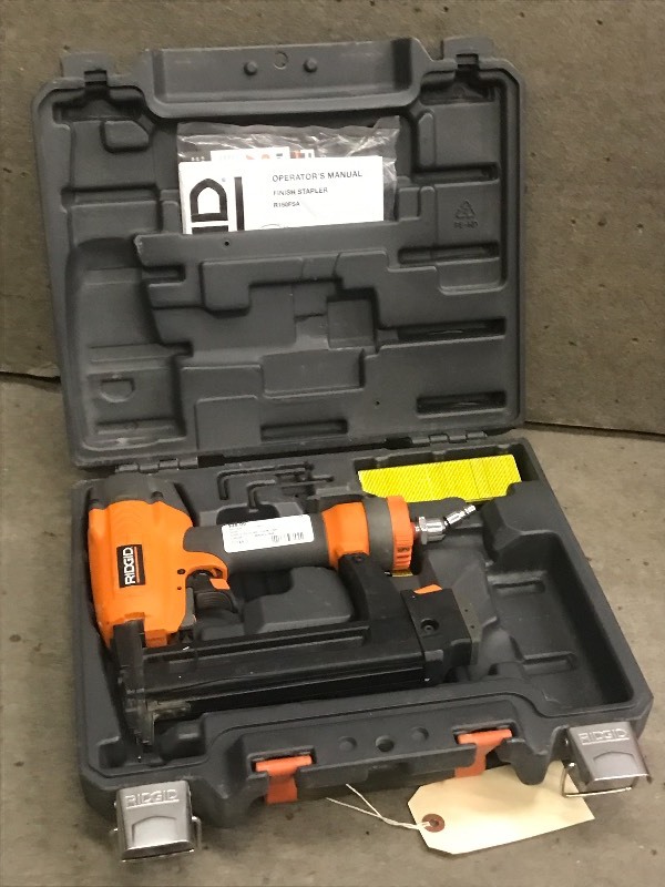 lot 6 image: Ridgid R150FSA Pneumaitc Finish Sta...